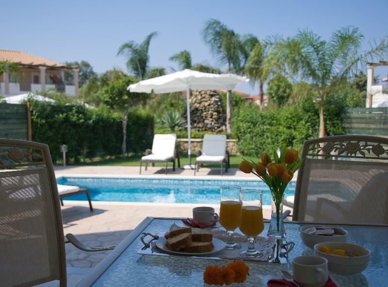 Plános Mamfredas Luxury Resort מראה חיצוני תמונה
